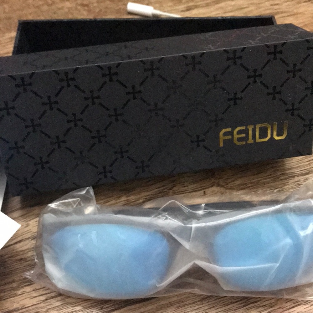 Sunglasses - Picture 2 of 3